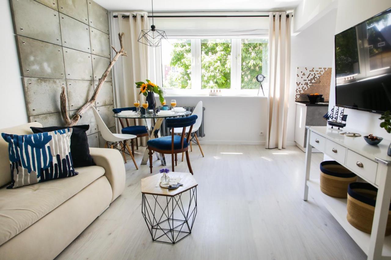 Apartament Szaro Na Bialym Wladyslawowo Luaran gambar
