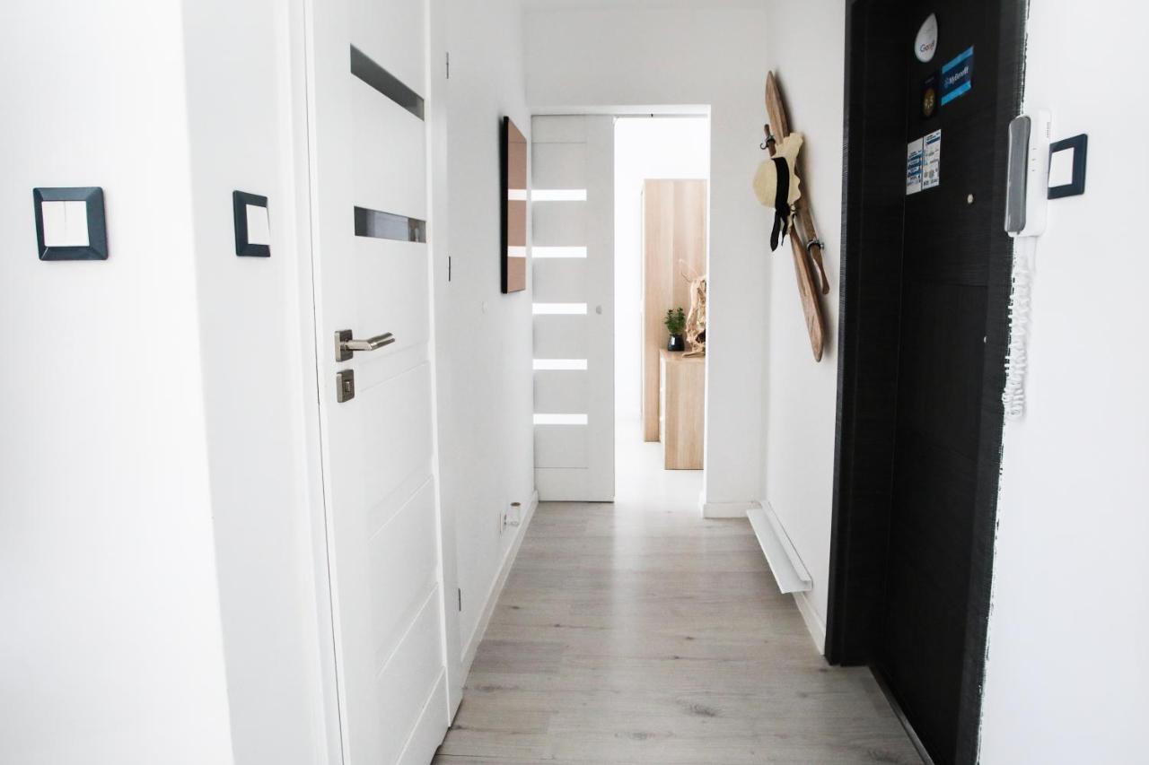 Apartament Szaro Na Bialym Wladyslawowo Luaran gambar